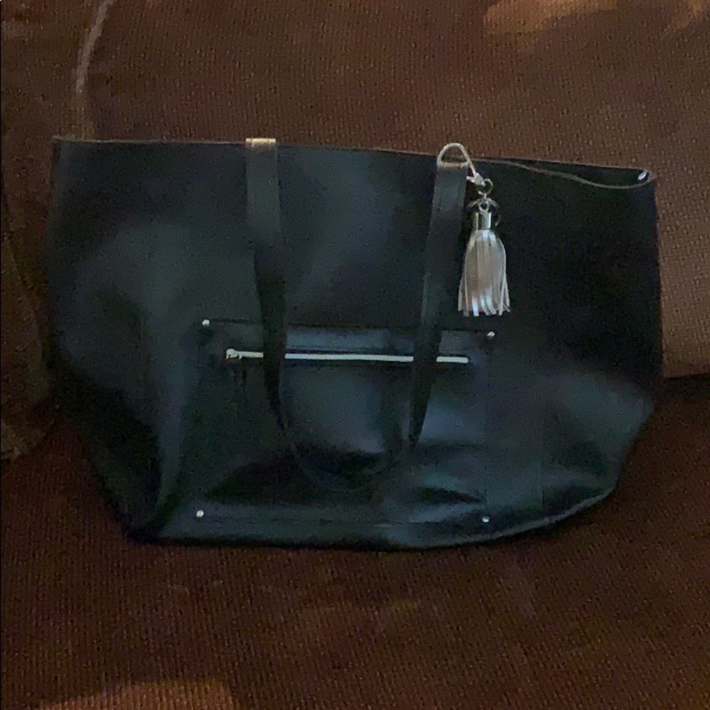 Women’s large tote bag with key chain